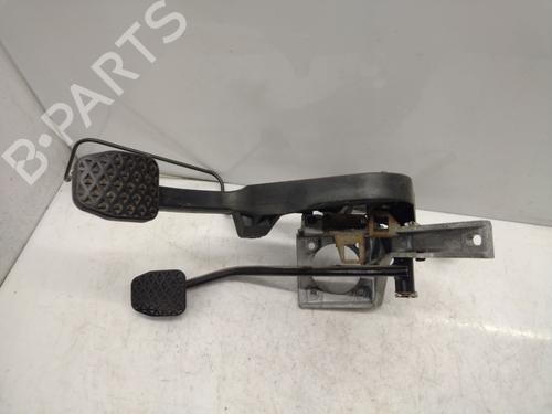 pedal-bmw-1-e87-2003-2004-2005-2006-2007-2008-2009-2010-2011-2012-2013-40354015 main image