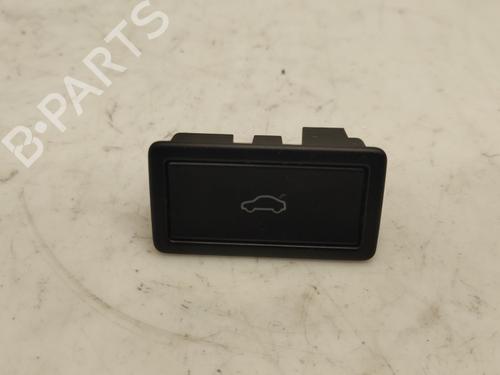 switch-vw-t-roc-a11-d11-2017-40351319 main image
