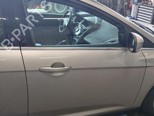 right-front-door-ford-focus-iii-2010-2011-2012-2013-2014-2015-2016-2017-2018-2019-2020-40350075 main image