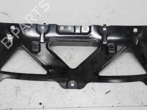 front-slam-panel-bmw-6-gran-turismo-g32-2017-40351742 main image