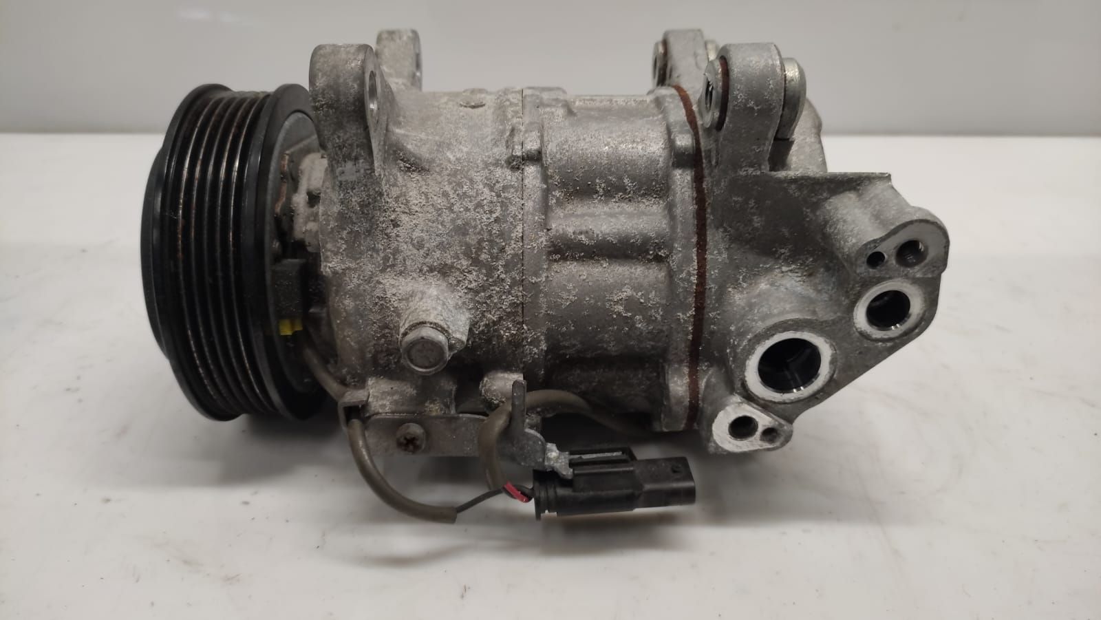 AC compressor BMW 3 Gran Turismo (F34) 330 i | BP40350017M34 - Image 4
