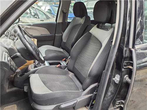 seats-set-citroen-c4-picasso-ii-2013-39962101 main image