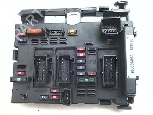 Used Fuse box Fuse box 38387601 38387601