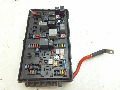Used Fuse box Fuse box 38405860 38405860