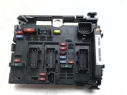 Used Fuse box Fuse box 38407401 38407401