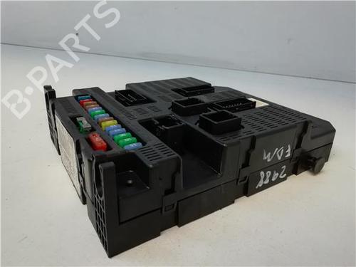 Used Fuse box Fuse box 38358832 38358832