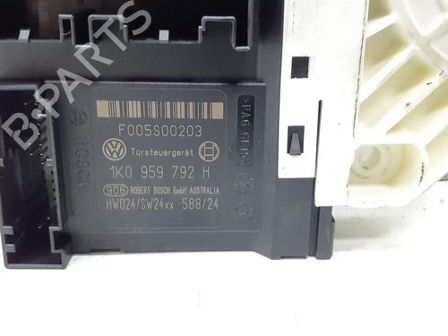 Right front window motor SEAT LEON (1P1) 2.0 TDI 16V | BP38593913E20 - Image 3