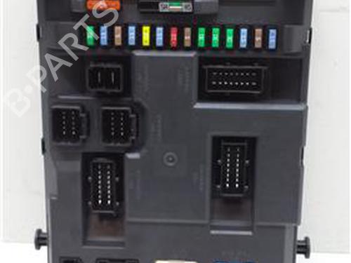 Used Fuse box Fuse box 38357631 38357631