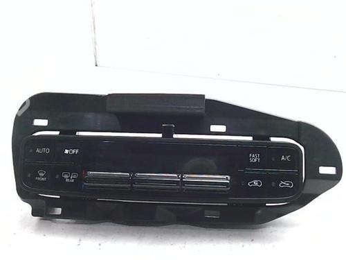 climate-control-toyota-auris-_e18_-2012-2013-2014-2015-2016-2017-2018-2019-38394737 main image