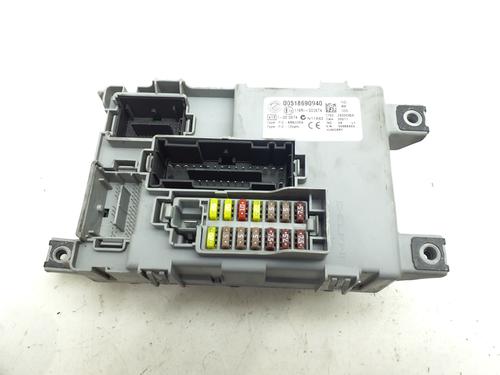 Used Fuse box Fuse box 38400266 38400266