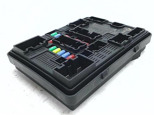 Fuse box RENAULT CLIO V (B7_) 1.3 TCe 130 (B7MF) | BP38396822E1 - Image 3