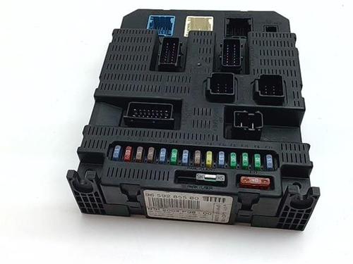 Used Fuse box Fuse box 39434650 39434650