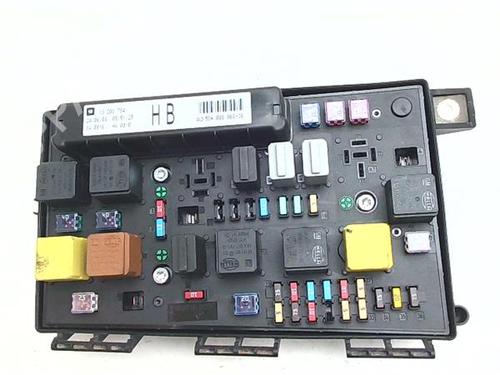 Used Fuse box Fuse box 38392437 38392437