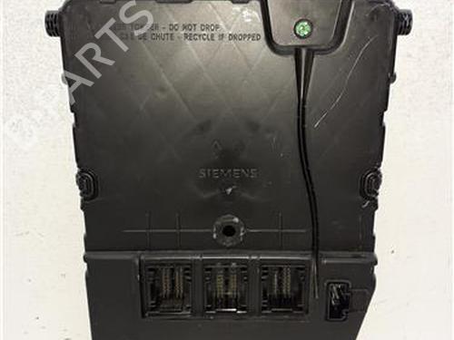 Used Fuse box Fuse box 38361935 38361935