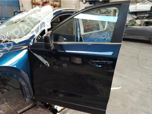 Used Left front door Left front door 39246270 39246270