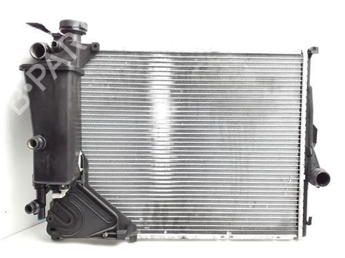 Used Water radiator Water radiator 38439990 38439990