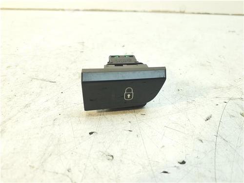 switch-citroen-c4-picasso-ii-2013-39961910 main image
