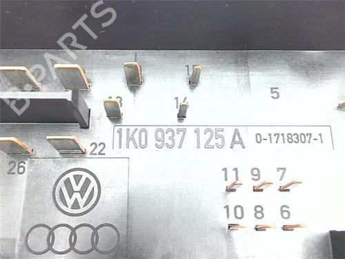 Fuse box SEAT LEON (1P1) 1.9 TDI | BP38383833E1 - Image 3