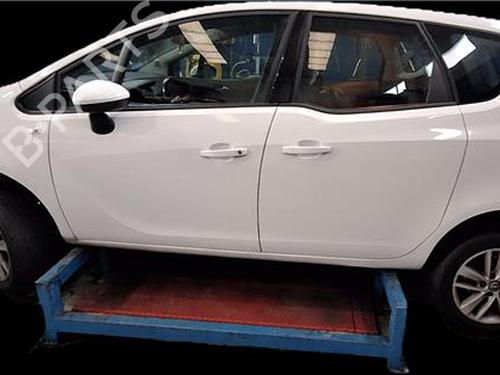 left-front-door-opel-meriva-b-mpv-s10-2010-2011-2012-2013-2014-2015-2016-2017-38394473 main image