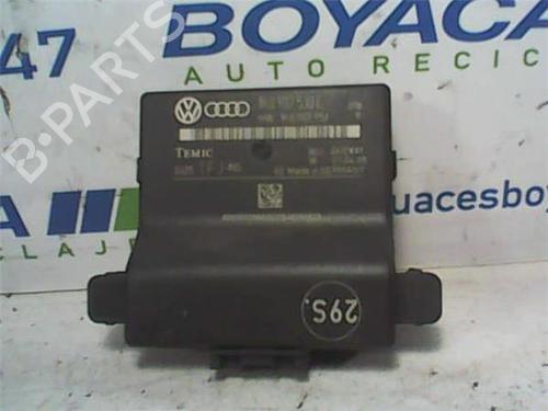Used Fuse box Fuse box 38352696 38352696