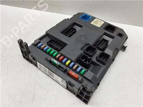 Used Fuse box Fuse box 39434627 39434627