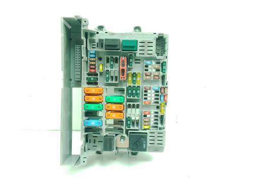 Used Fuse box Fuse box 39066637 39066637