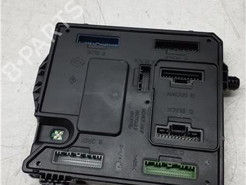 fuse-box-renault-megane-iv-saloon-2016-38364168 main image