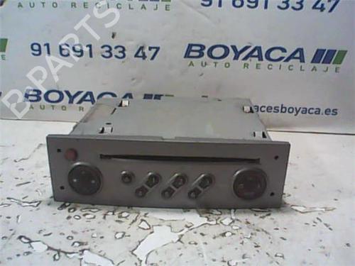 radio-renault-megane-ii-saloon-lm01_-2003-38353502 main image