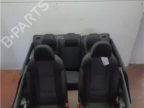 seats-set-hyundai-i30-estate-gd-2012-38365117 main image