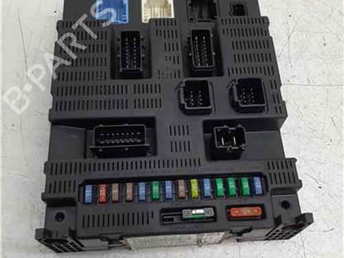 Used Fuse box Fuse box 38370036 38370036
