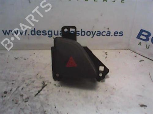 warning-switch-hyundai-i30-fd-2007-2008-2009-2010-2011-2012-38352895 main image