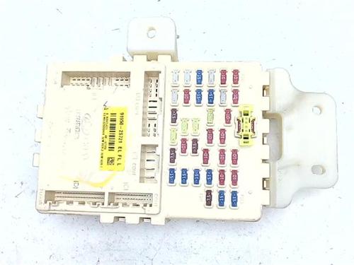 Used Fuse box Fuse box 38396425 38396425
