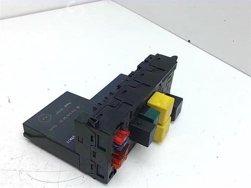 Used Fuse box Fuse box 38381079 38381079
