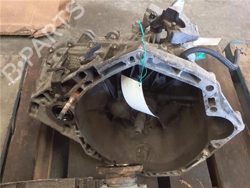 gearbox-renault-megane-iv-saloon-2016-38363238 main image