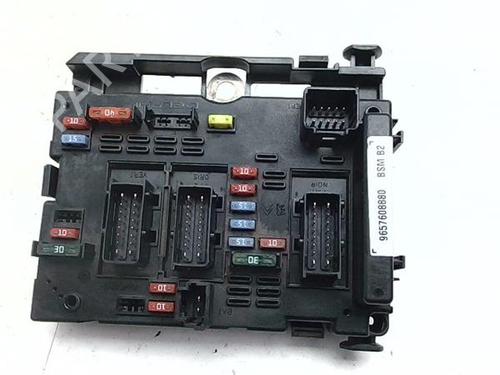Used Fuse box Fuse box 38407236 38407236