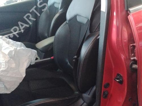 seats-set-renault-kadjar-ha_-hl_-2015-39203943 main image