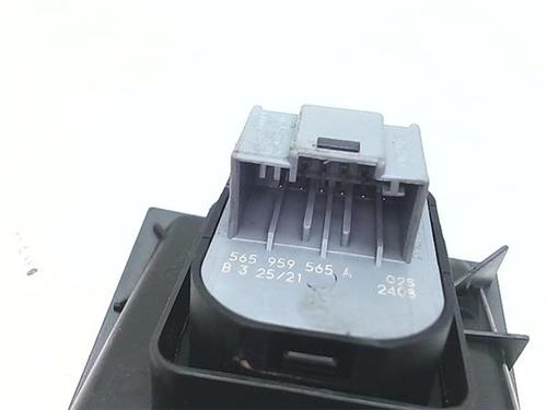 Left front window switch SKODA OCTAVIA IV (NX3, NN3, PV3) 2.0 TDi | BP38384919I27 - Image 4