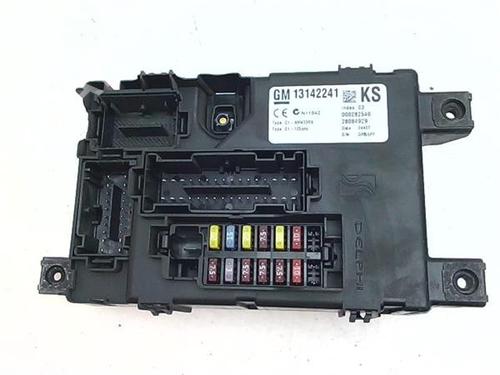 Used Fuse box Fuse box 38407625 38407625