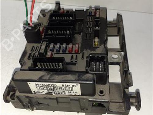 Used Fuse box Fuse box 38362496 38362496