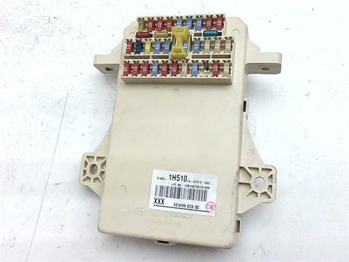 Used Fuse box Fuse box 38354782 38354782