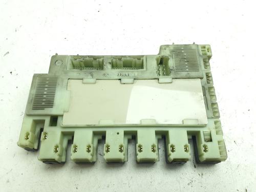 Used Fuse box Fuse box 38334584 38334584