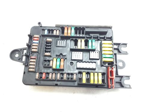 Used Fuse box Fuse box 38333840 38333840