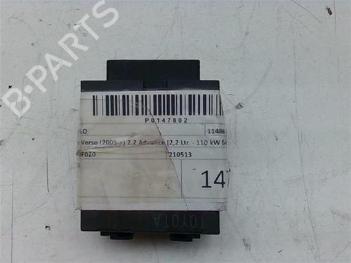 Used Fuse box Fuse box 38355396 38355396