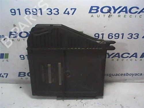 Used Fuse box Fuse box 38353080 38353080