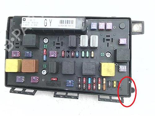 Used Fuse box Fuse box 38396251 38396251