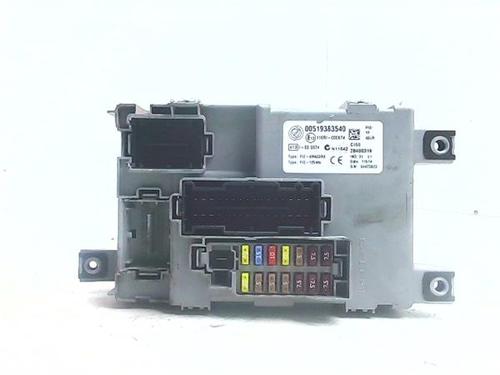 Used Fuse box Fuse box 38396818 38396818