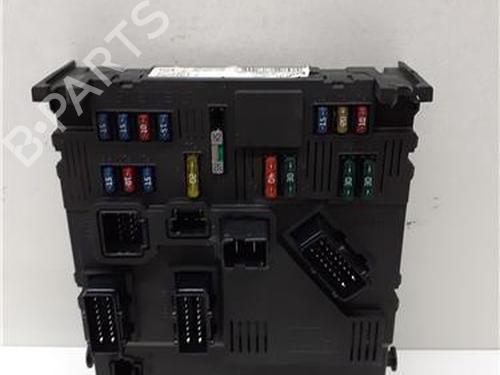 Used Fuse box Fuse box 38356353 38356353