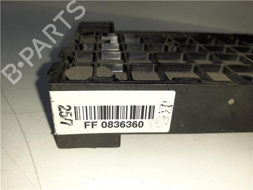Fuse box VW TRANSPORTER T5 Van (7HA, 7HH, 7EA, 7EH) 1.9 TDI | BP38357329E1 - Image 2