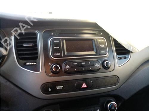 bilradio-kia-carens-iv-2013-38361530 main image