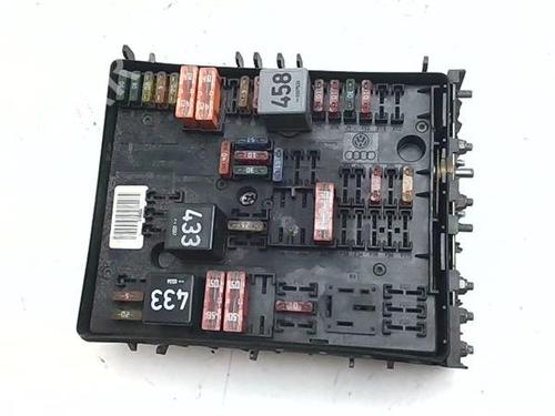 Used Fuse box Fuse box 38404121 38404121
